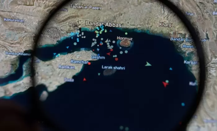 Πόλεμος στο Ιράν: Ο λογαριασμός φτάνει στους Αμερικανούς καταναλωτές – Στα ύψη η πολιτική πίεση στον Τραμπ