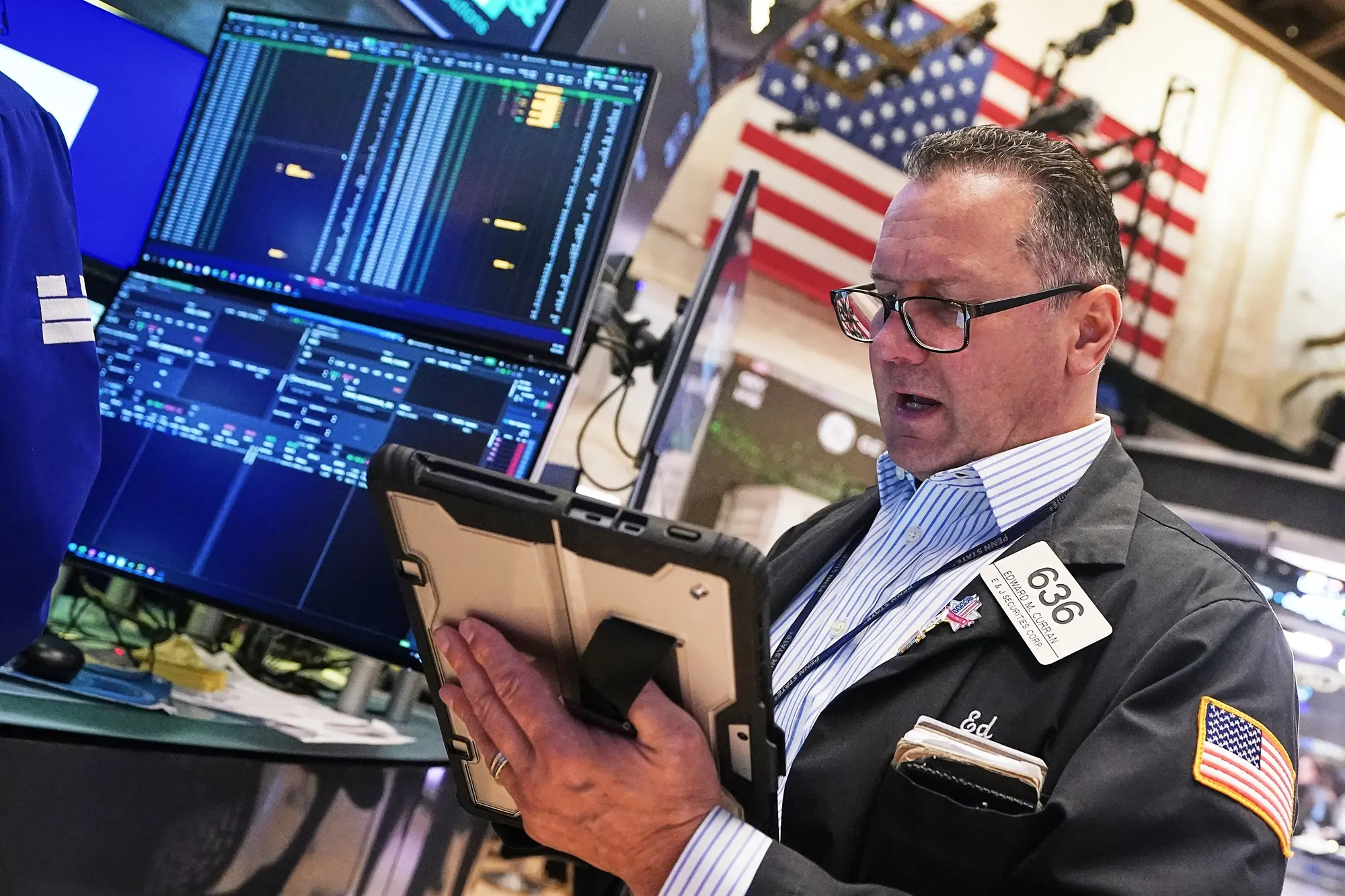 Διορθώνει η Wall Street υπό τη σκιά του αδιεξόδου στη Μέση Ανατολή