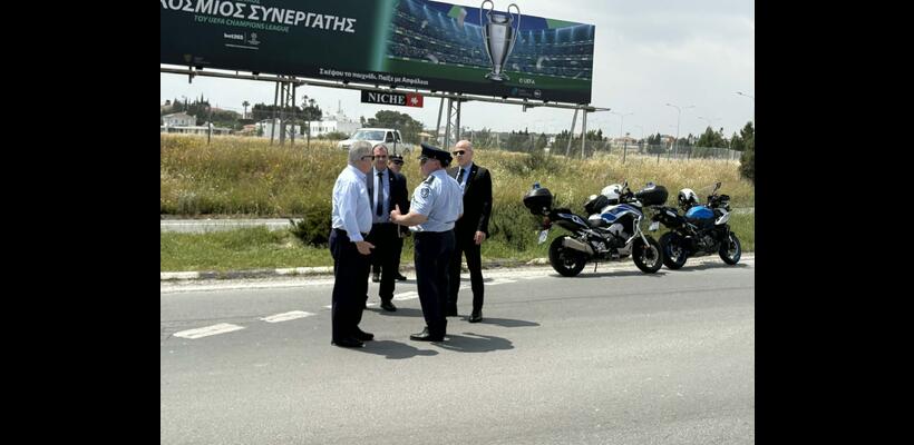 Κτηνοτρόφοι έκλεισαν κυκλικό κόμβο Ριζοελιάς και λιμάνι Λάρνακας - Ένταση με Υπ. Δικαιοσύνης