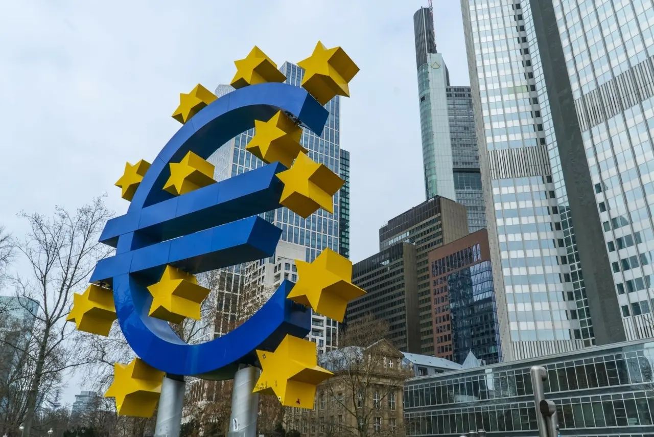 Ευρωζώνη: Επιταχύνονται οι μισθολογικές αυξήσεις το 2026 – Πιέσεις στην ΕΚΤ από πληθωρισμό και ενεργειακό κόστος