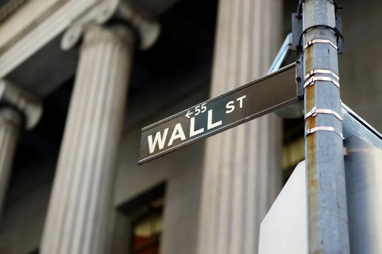 Wall Street: Στάση αναμονής με το βλέμμα στη σύνοδο ΗΠΑ-Κίνας και στη Μέση Ανατολή