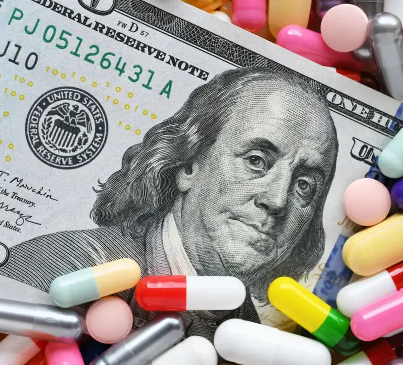 Σχέδιο για δασμούς 100% σε εισαγόμενα πατενταρισμένα φάρμακα από την κυβέρνηση Τραμπ
