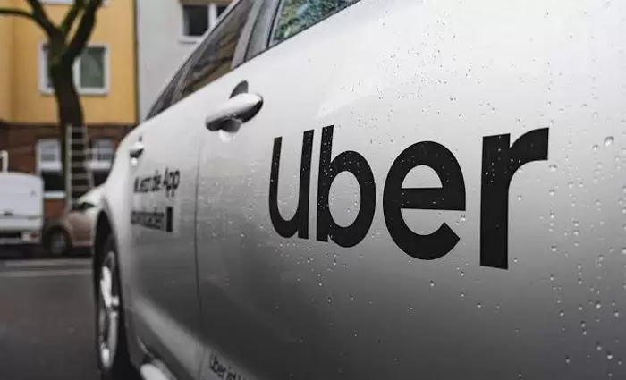 Uber: Απολύει 3.300 εργαζόμενους παγκοσμίως και βάζει τέλος στην τηλεργασία
