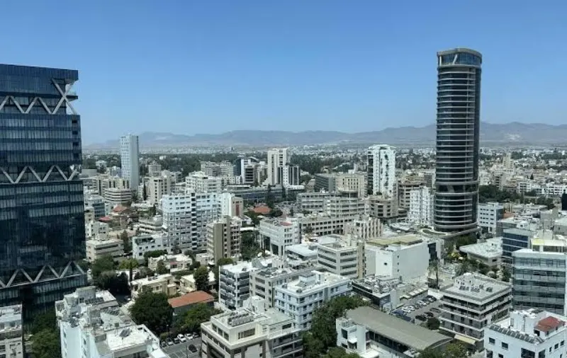 ΥΠΟΙΚ: Βελτίωση στη χρηματοοικονομική ευημερία, αλλά παραμένουν οι προκλήσεις