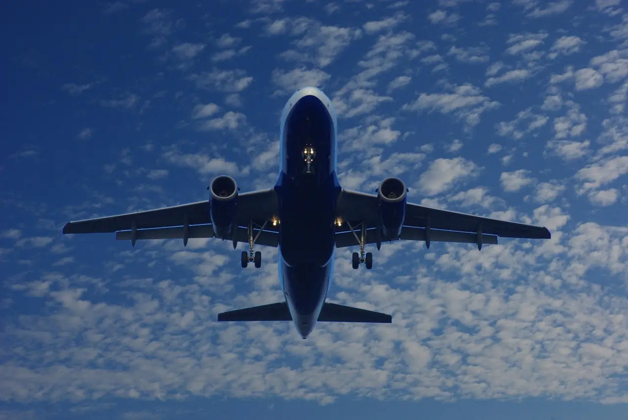 Περιορισμένη επανεκκίνηση πτήσεων από το Ντουμπάι – Σταδιακή ομαλοποίηση έως την Πέμπτη