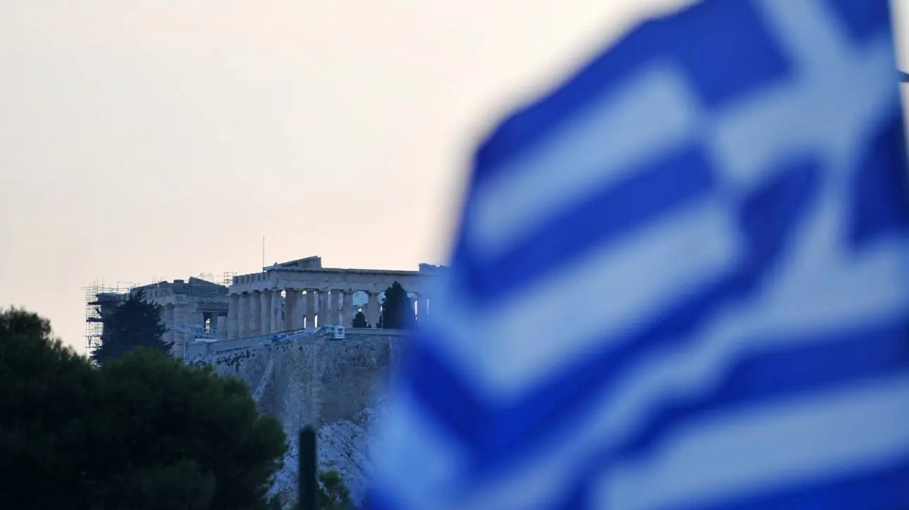 Σε επίπεδα ρεκόρ η πτώση του ελληνικού ΑΕΠ