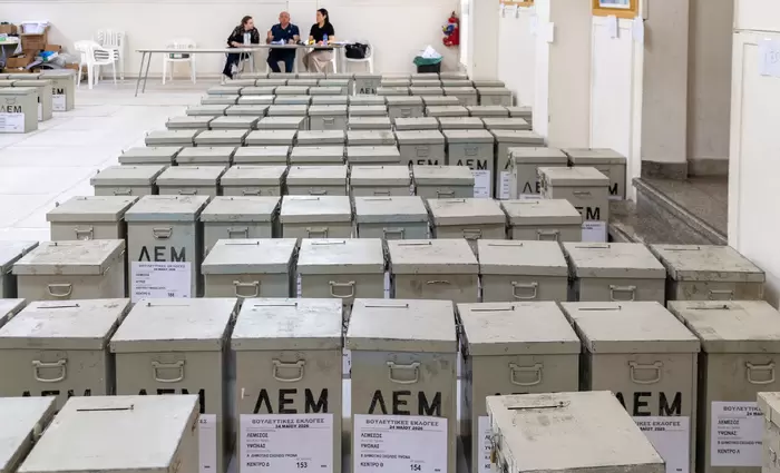 Οι εκλογές των €6 εκατ. και των ρεκόρ υποψηφίων και κομμάτων