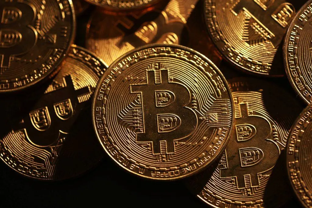 Bitcoin: Συνεχίζεται το ράλι – Κοντά στα 77.000 δολάρια