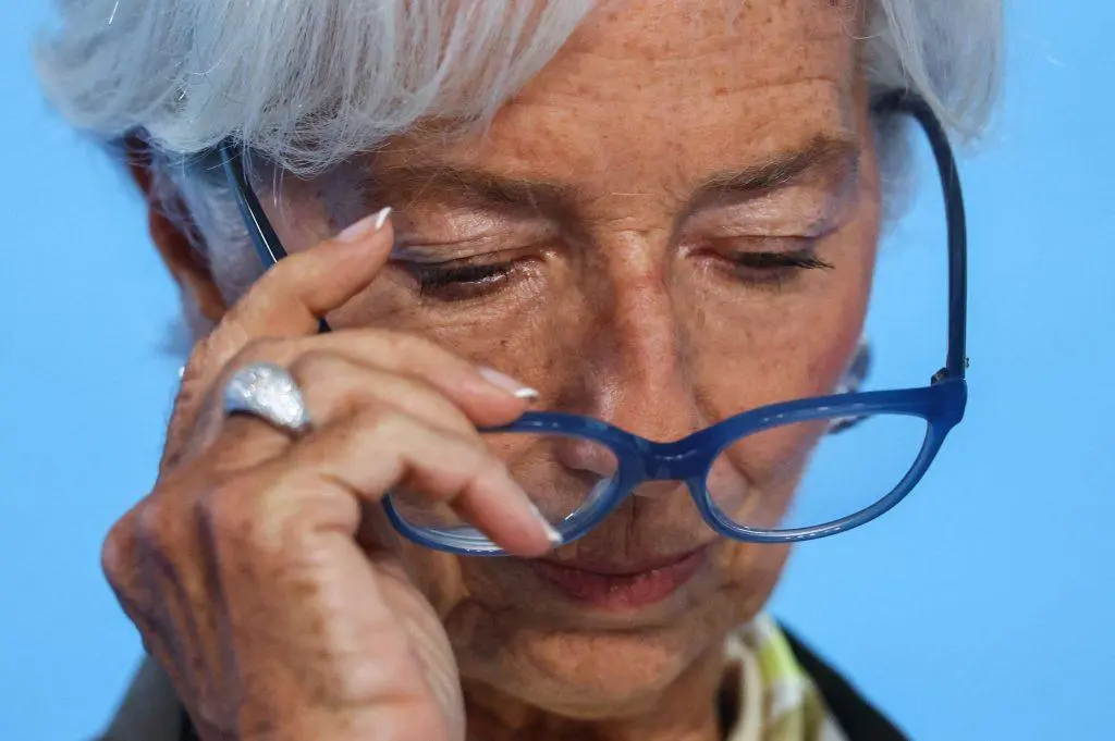 ΕΚΤ: Αύξηση επιτοκίων τον Ιούνιο – Η έρευνα του Bloomberg