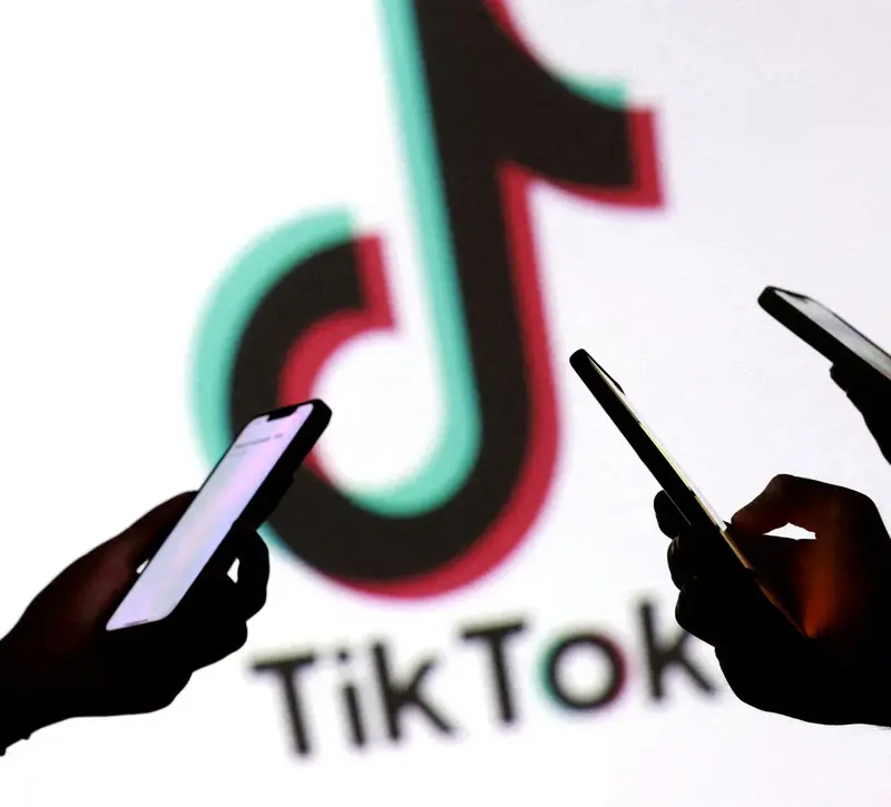 TikTok: Στο στόχαστρο της ΕΕ για την προστασία των παιδιών – Αντιμέτωπο με πρόστιμο-μαμούθ