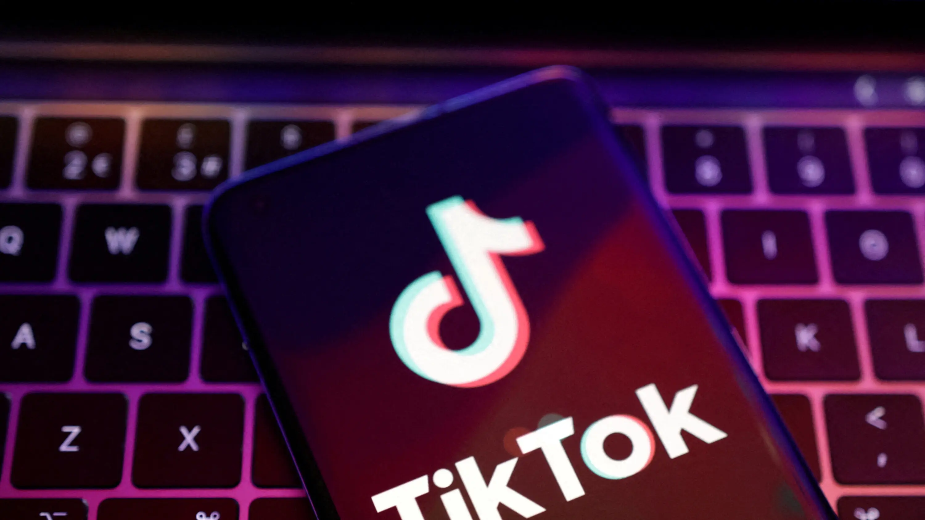 Το Tik Tok κατηγορείται για «λεηλασίες» και «εξεγέρσεις»