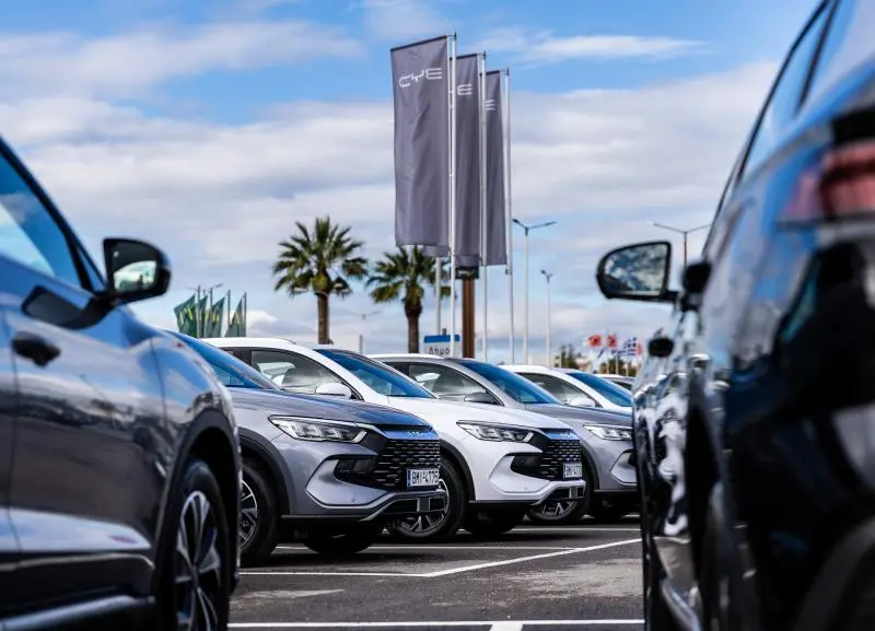 Οικογενειακό, άνετο και αθόρυβο – Οδηγήσαμε το BYD SEALION 5 DM-i