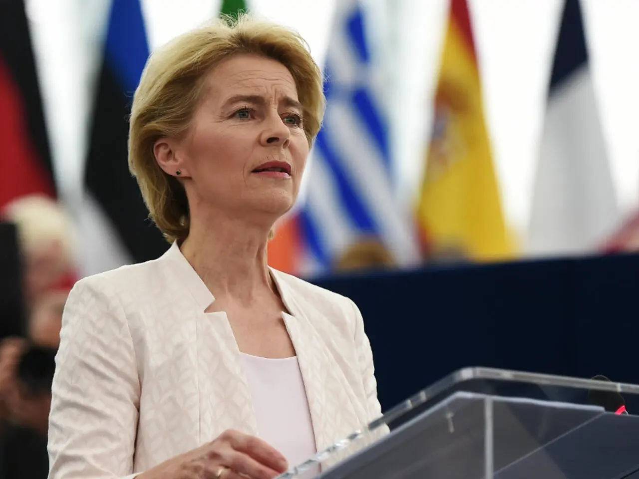 Politico: Αυτοί είναι οι υποψήφιοι διάδοχοι της Ούρσουλα φον ντερ Λάιεν (pics)