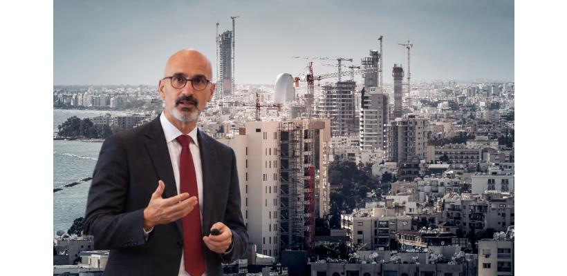 Στεγαστικό: «Δεν αρκεί να κτίζουμε περισσότερο» – «Πρέπει να αποσυνδέσουμε τη μόνιμη διαμονή από την αγορά ακινήτου»
