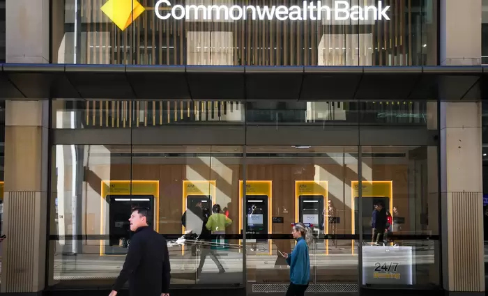 Commonwealth Bank: Απολύσεις και αλλαγές λόγω ΑΙ στη μεγαλύτερη τράπεζα της Αυστραλίας