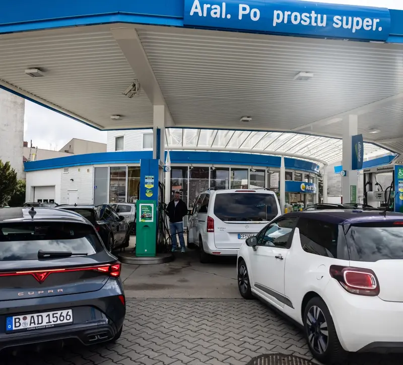 Καύσιμα: Η Πολωνία πήρε μέτρα για τις τιμές και πλέον έχει «τουρίστες της βενζίνης»