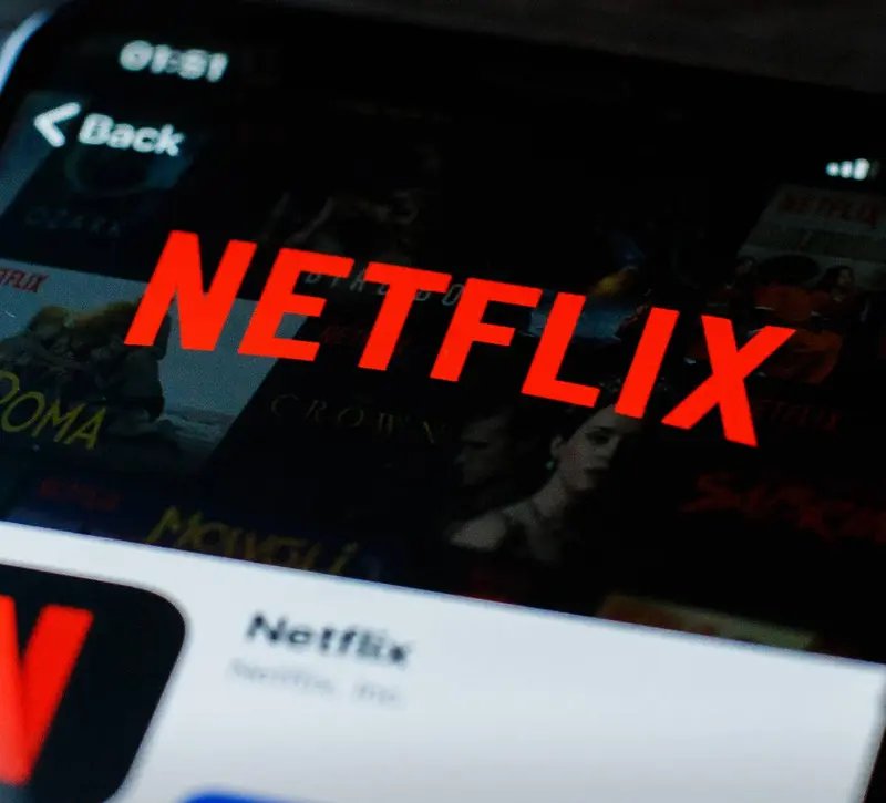 Netflix: Οι χρήστες παρακολουθούν λιγότερο περιεχόμενο και ανοίγουν σπανιότερα την εφαρμογή