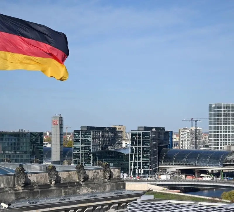 Εφιάλτης για τον Μερτς: Κίνδυνος να μειωθεί κατά 50% ο ρυθμός ανάπτυξης της Γερμανίας το 2026 λόγω Ιράν