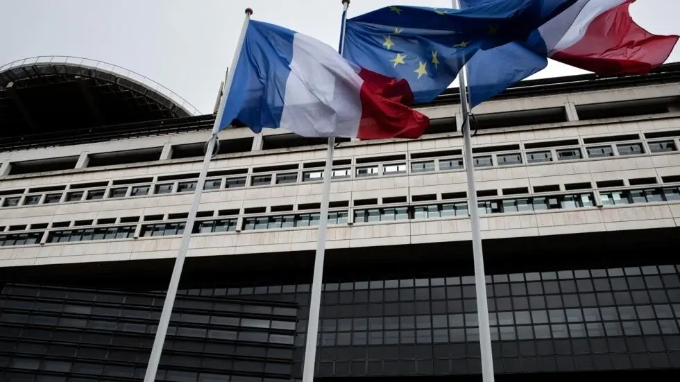Γαλλία: Η αύξηση του δημόσιου χρέους απειλεί την πιστοληπτική ικανότητα της χώρας