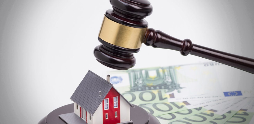 Πληθαίνουν οι προτάσεις για εκποιήσεις – Ειδικούς δικαστές εισηγείται το ΔΗΚΟ