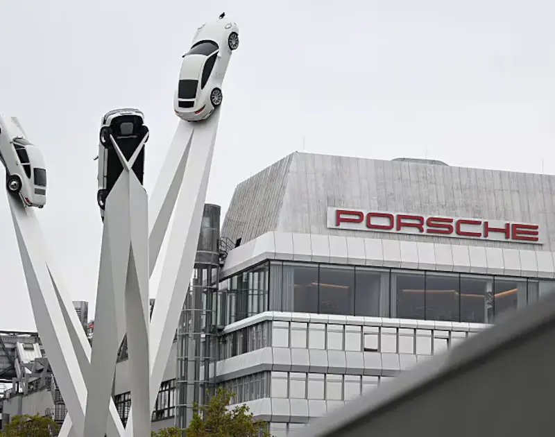 Porsche: Η 911 στηρίζει την κερδοφορία παρά τη μεγάλη πτώση των πωλήσεων – Σχέδιο για 9.000 απολύσεις