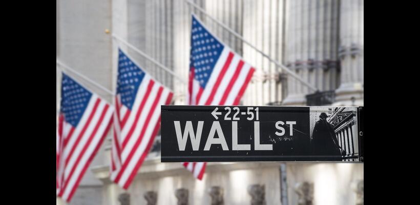 Wall Street: Ανοδος του S&P 500 με ώθηση από τις μετοχές των κατασκευαστών μικροτσίπ – Υποχωρούν οι τιμές του πετρελαίου
