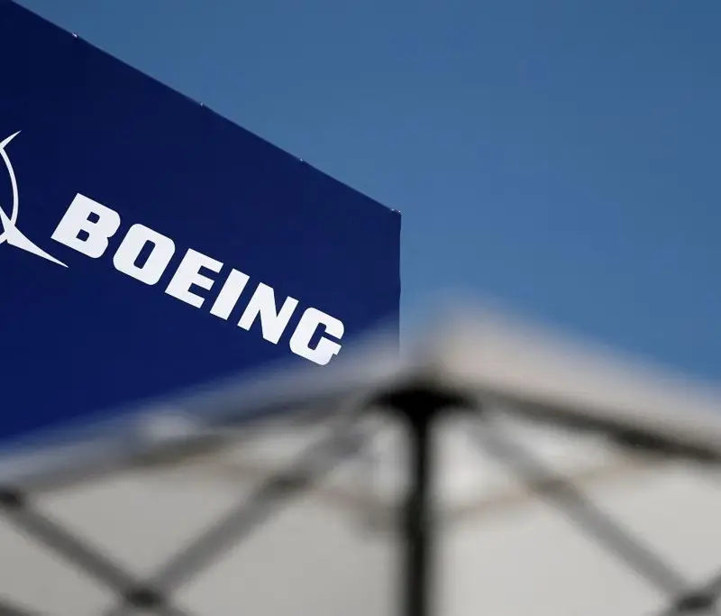 Boeing: Περιορίζει τις ζημίες στο γ΄ τρίμηνο, άλμα πωλήσεων στον τομέα άμυνας