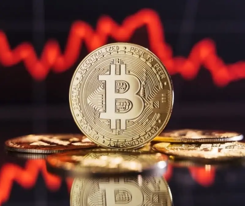 Bitcoin: Βουτιά σε χαμηλό έξι εβδομάδων – Eκροές σχεδόν $1,5 δισ. στα ETFs