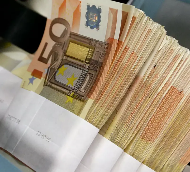 Ευρωπαϊκές τράπεζες: Αυστηρότεροι όροι δανεισμού καθώς αυξάνονται οι οικονομικοί κίνδυνοι