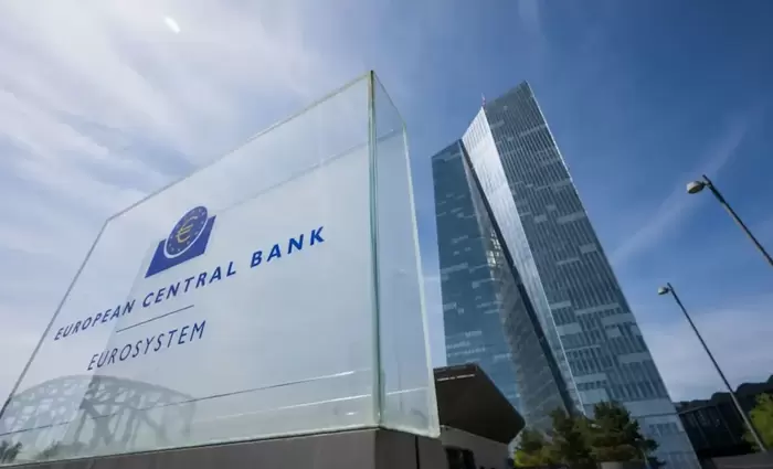 ΕΚΤ: Αμετάβλητα στο 2,5% τα επιτόκια – Ανοικτός ο δρόμος για νέα αύξηση τον Δεκέμβριο