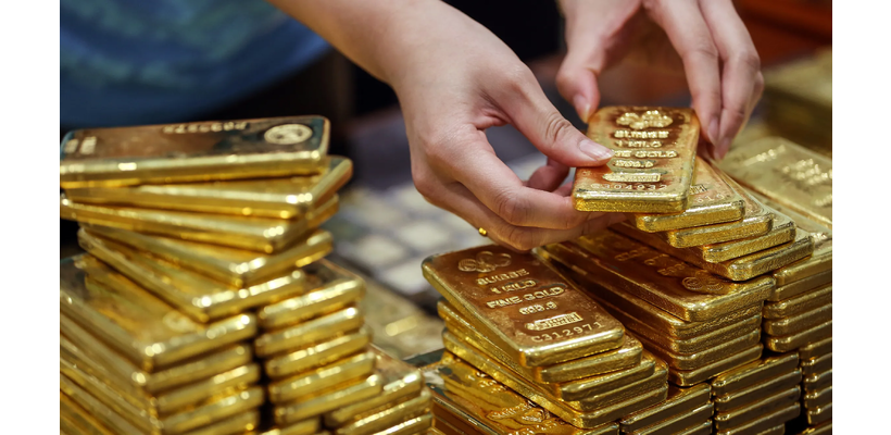 Υποχωρεί προς τις 4.000 δολάρια ο χρυσός μετά τη Fed – Φόβοι για αύξηση επιτοκίων τον Δεκέμβριο