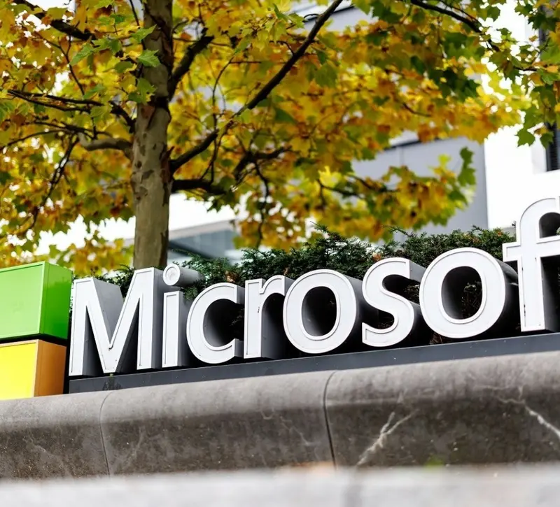 Microsoft: Εξαϋλώθηκαν $570 δισ. - Σε χαμηλό 25 ετών η μετοχή