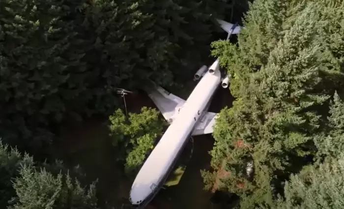 Ο Αμερικανός που ζει σε ιστορικό Boeing των Ολυμπιακών Αερογραμμών