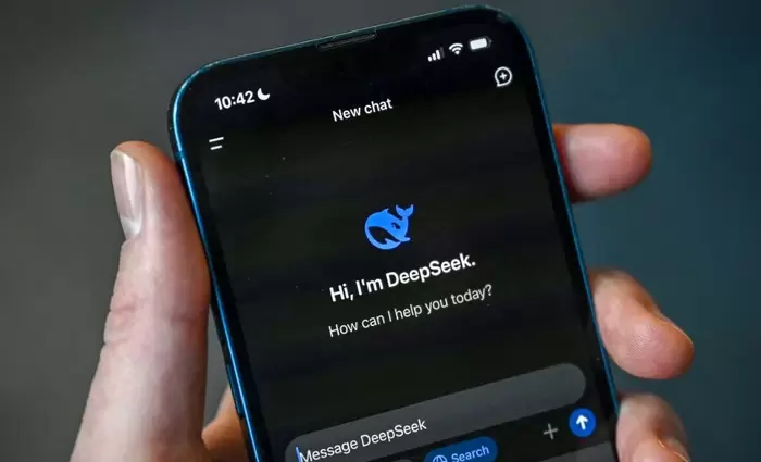 DeepSeek: Πολύωρο blackout στην κορυφαία κινεζική AI πλατφόρμα – Ασαφή τα αίτια