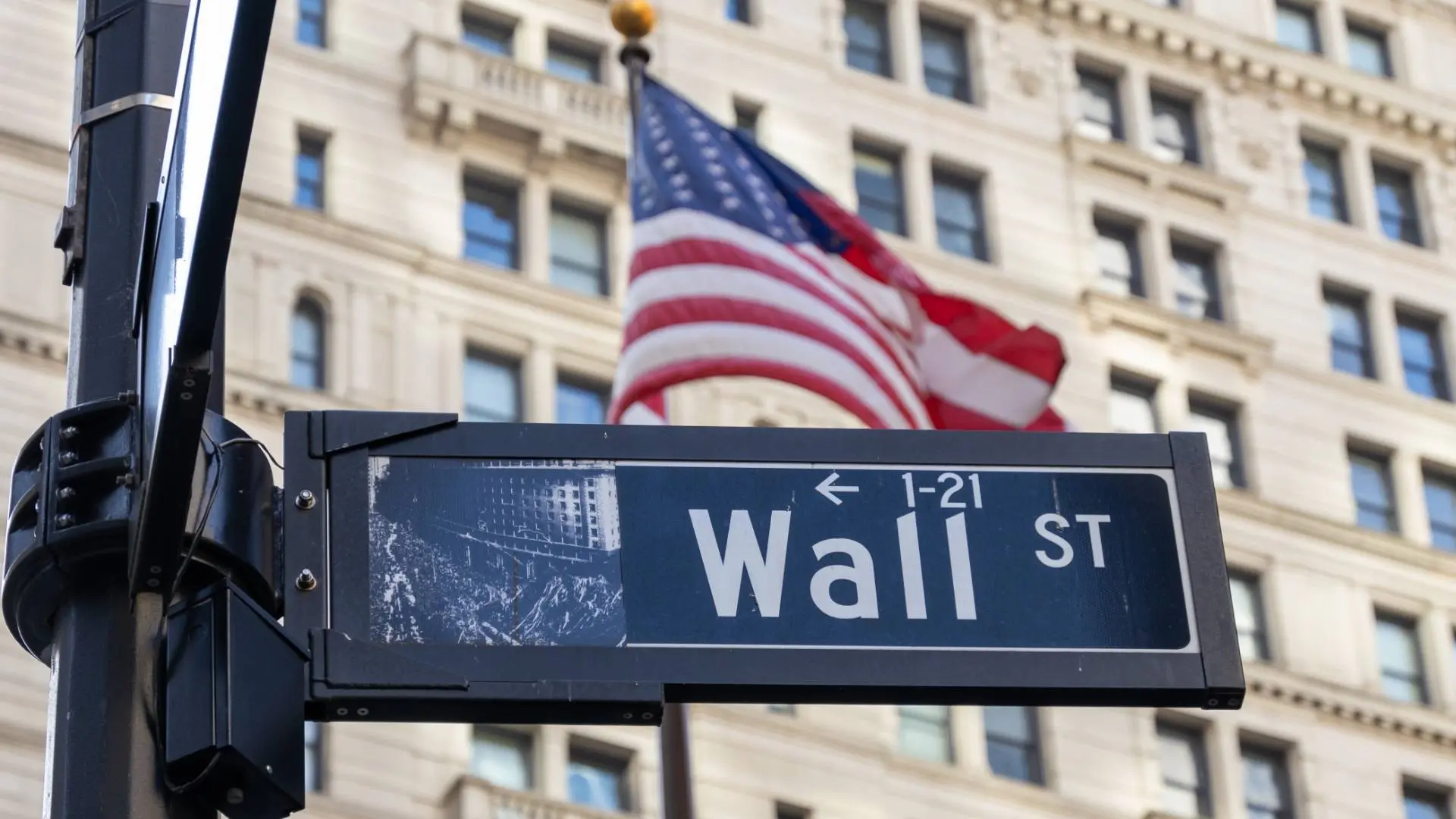 Επιχείρηση ανάκαμψης στη Wall Street μετά από πέντε εβδομάδες απωλειών