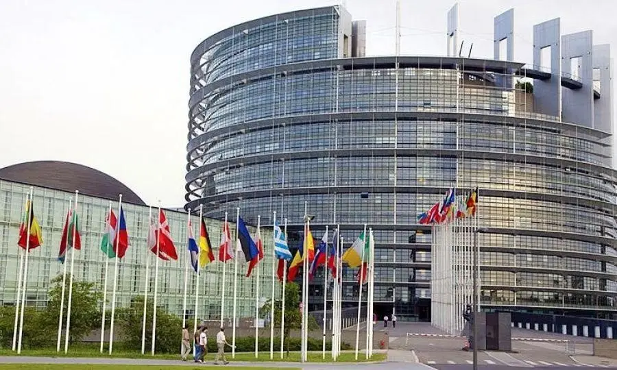 ΕΕ: Περικοπές άνω των 100 δισ. ευρώ στον νέο προϋπολογισμό φέρνουν σύγκρουση για αγροτικές επιδοτήσεις και συνοχή