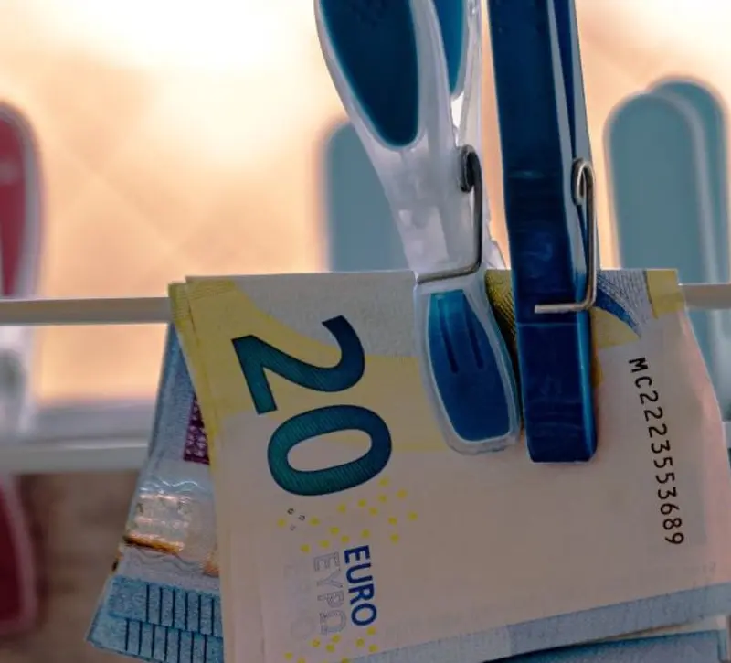 Αυστηροποίηση κατά του ξεπλύματος, αλλά και χρονοβόρες διαδικασίες – Έκθεση της ΕΥ για ΚΤΚ και ΜΟΚΑΣ