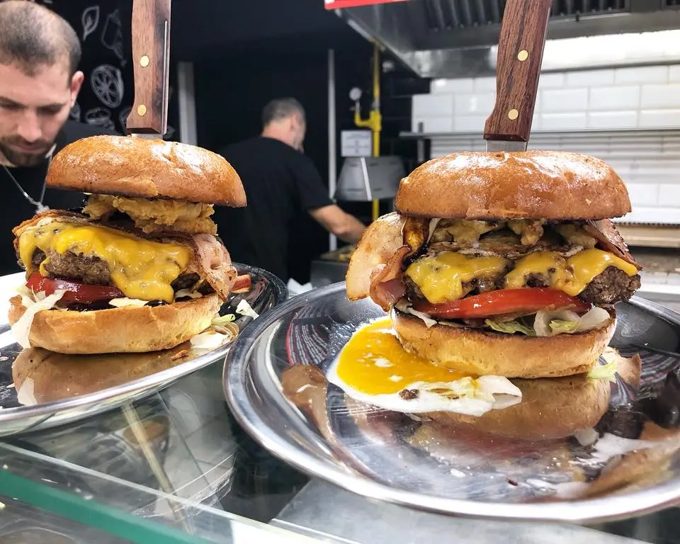 Άνοιξε νέο μπεργκεράδικο στην Κύπρο