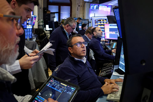 Sell off στη Wall Street – Βουτιά 900 μονάδων για τον Dow Jones