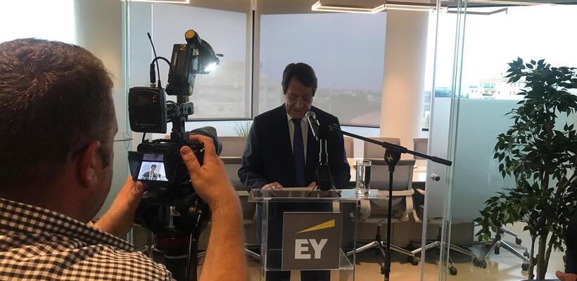 Ο ΠτΔ τέλεσε τα εγκαίνια των νέων γραφείων της Προύντζος & Προύντζος ΔΕΠΕ