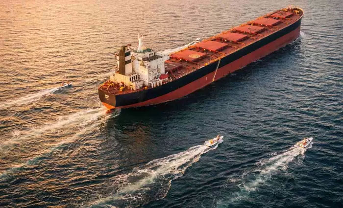 Η κρίση στα Στενά του Ορμούζ εκτοξεύει τα ναύλα στα δεξαμενόπλοια – Χρυσή συγκυρία για τους τολμηρούς πλοιοκτήτες