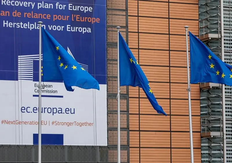 Reuters: Έκτακτη φορολογία στα 