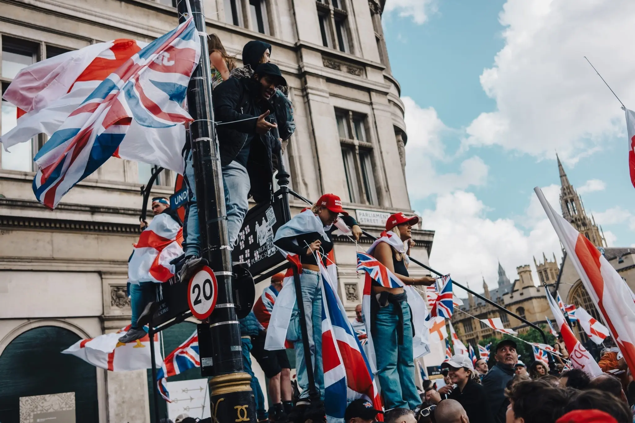 Μία δεκαετία μετά, το Brexit βρίσκεται και πάλι στο προσκήνιο
