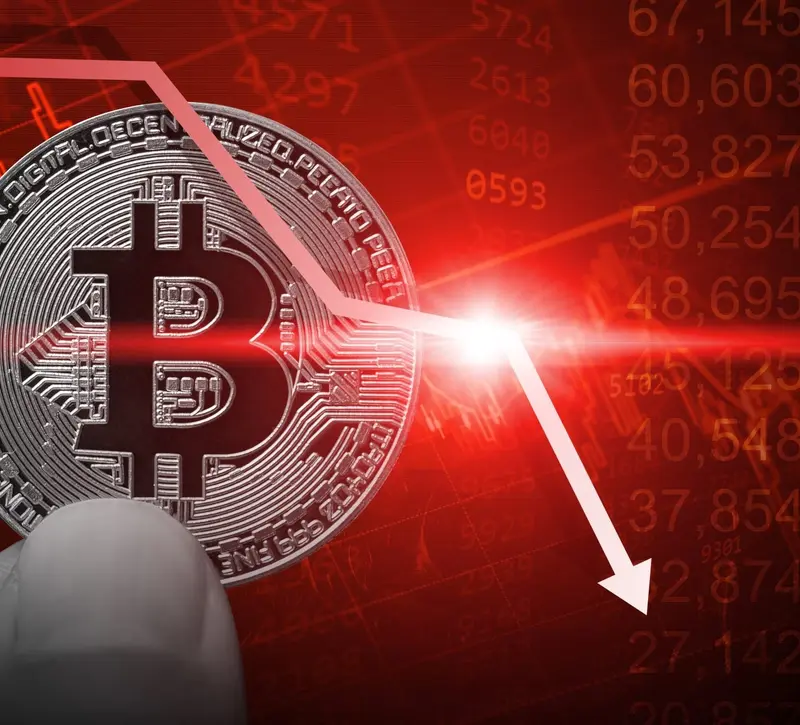 Bitcoin: Ακόμη και οι πιο πιστοί επενδυτές εγκαταλείπουν το πλοίο