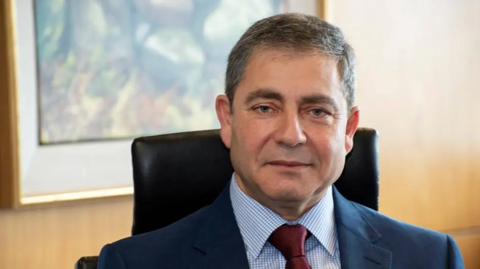 Μεταβάσεις και Υπερβάσεις