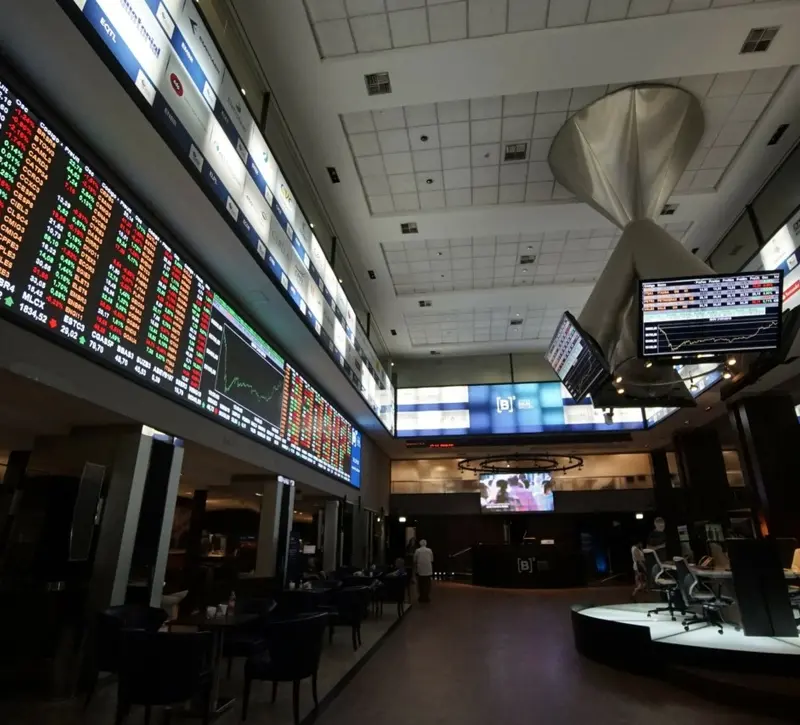 Υποχωρούν οι ευρωαγορές - Στο ραντάρ των επενδυτών οι ισπανικές μετοχές λόγω Τραμπ