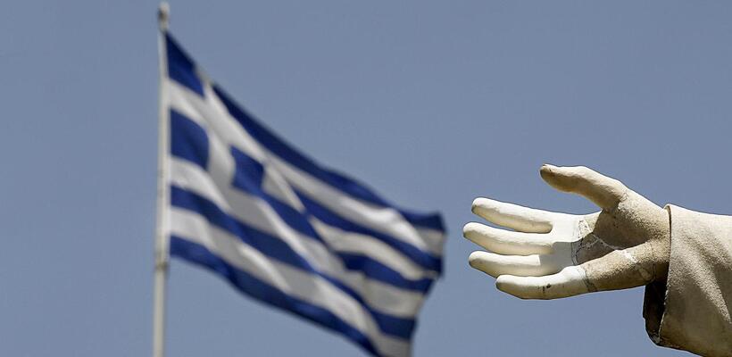 Bloomberg: Το ελληνικό χρέος δεν είναι πια το φόβητρο της Ευρώπης