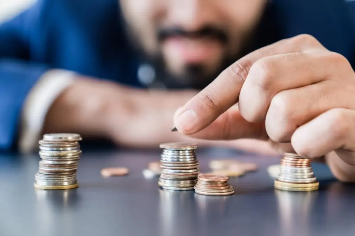 Τρία στα δέκα νοικοκυριά δηλώνουν μείωση των εισοδημάτων