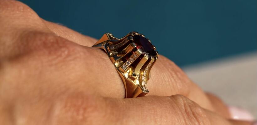 Το MINTHIS καλωσορίζει την διακεκριμένη δημιουργό κοσμημάτων Μαρία Κοτσώνη για μια μοναδική  Έκθεση.