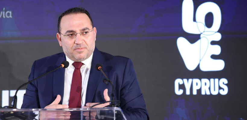 Δεν υπήρξε καν σκέψη για μείωση προγραμμάτων προς Κύπρο, λέει ο Υφ. Τουρισμού – Τα μηνύματα από Βερολίνο